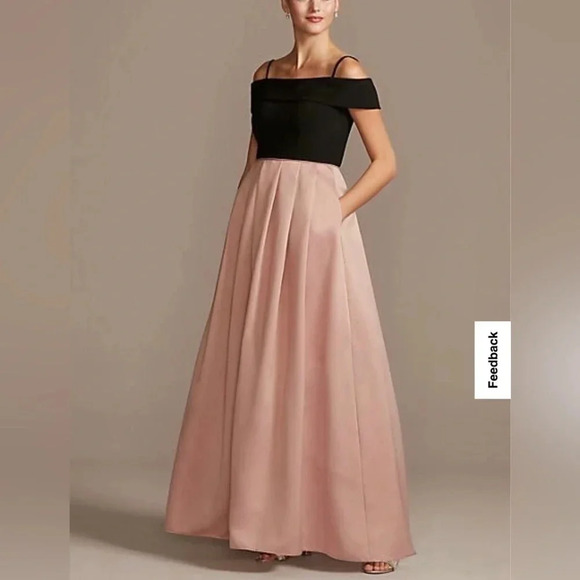 Dresses & Skirts - Semi-Formal dress with pockets!